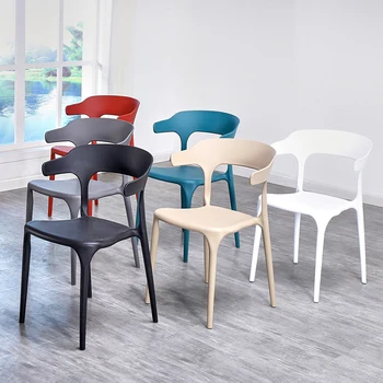 Szék modern minimalista Északi étkező szék haza műanyag párnázott hátsó szék asztal kerti online híresség smink horn szék.